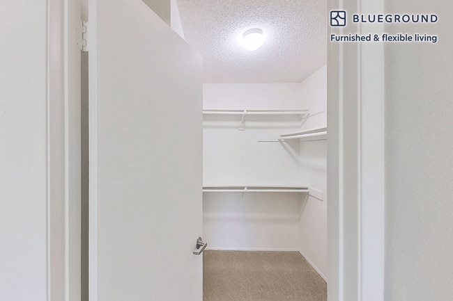Building Photo - 823 Nordahl Rd