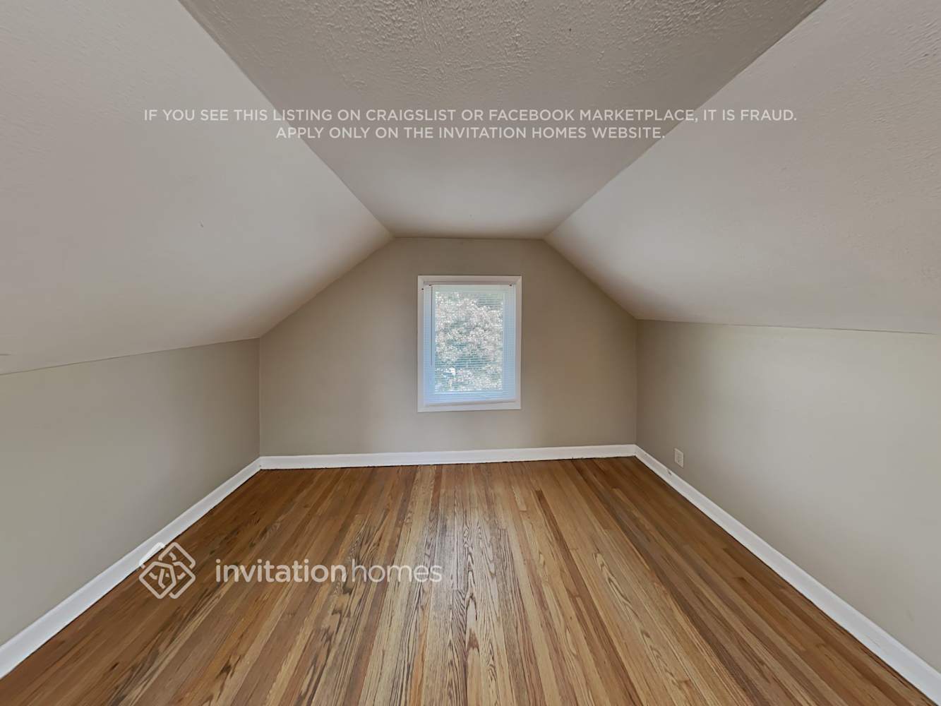 Building Photo - 2332 Leyden Ave