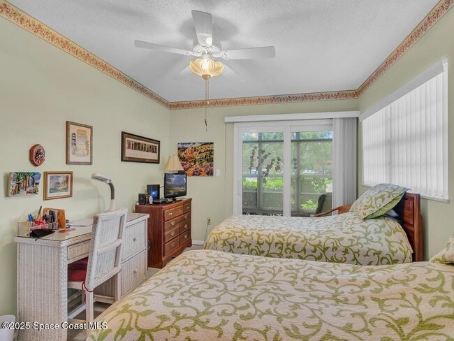 Building Photo - 8 Vista Palm Ln