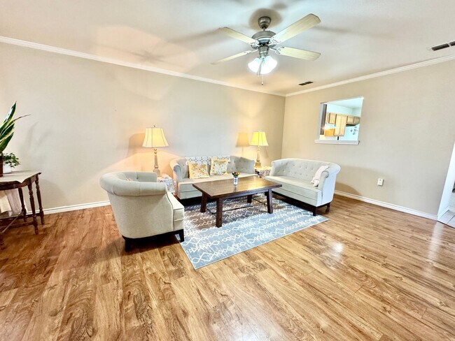 Building Photo - 602 N Bangor Ave