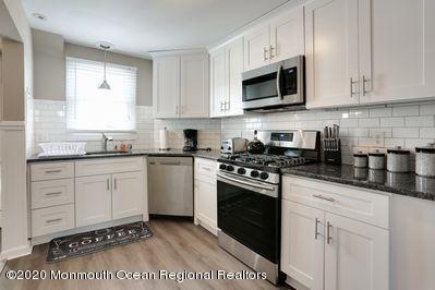 Building Photo - 201 Forman Ave