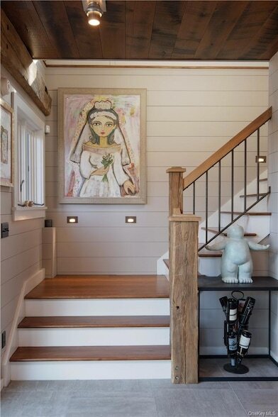 Building Photo - 325 Ferdon Ave