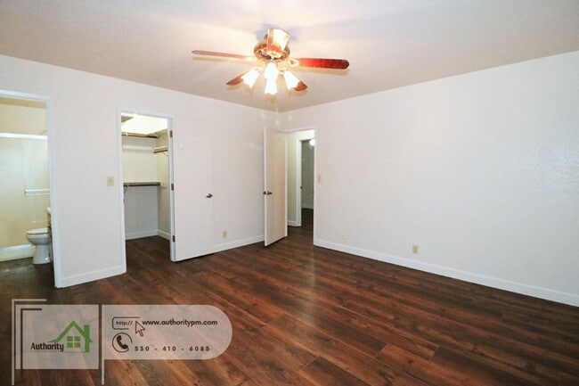 Building Photo - 2272 Wilson Ave