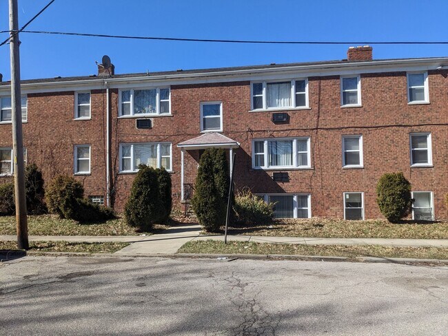 Building Photo - 1508 Luxor Rd