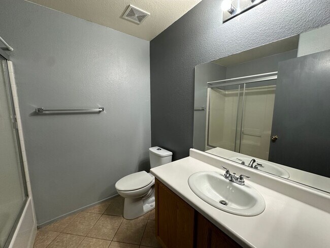 Building Photo - 2562 Land Rush Dr