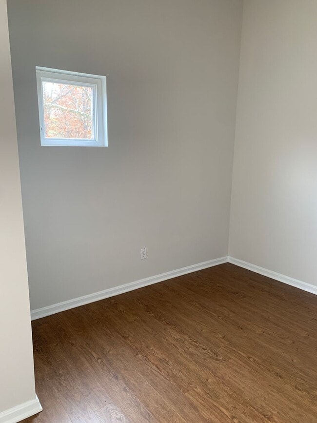 Building Photo - Updated Crescent Hills Condo 2 bed/2 bath - Renaissance Lofts