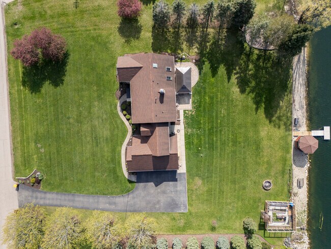 Building Photo - 2208 Crystal Cir