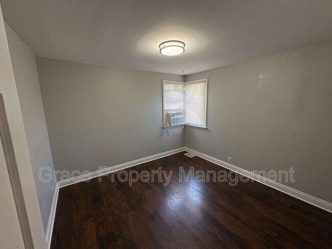 Building Photo - 1541 W 50th Ave