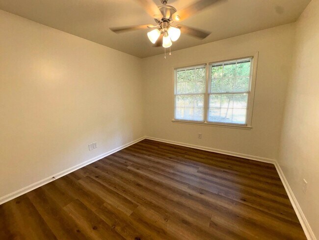 Building Photo - 4323 Ansley Ave