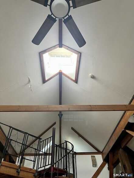 Building Photo - 3 Fox Run