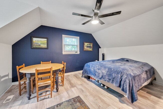 Building Photo - 3 Bedroom, 2 Bath in Hillsborough with Fenced yard! Available in June!