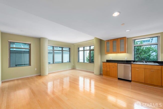 Building Photo - 355 1st St