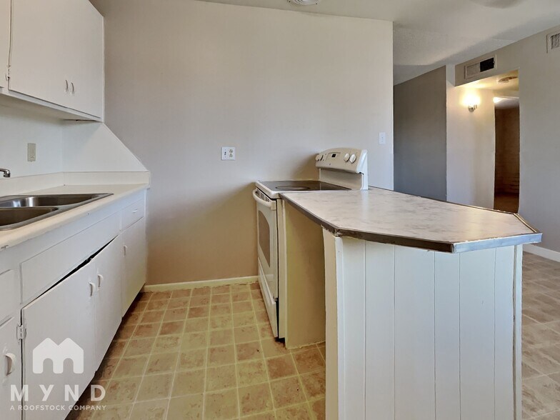 Building Photo - 912 S Dorsey Ln