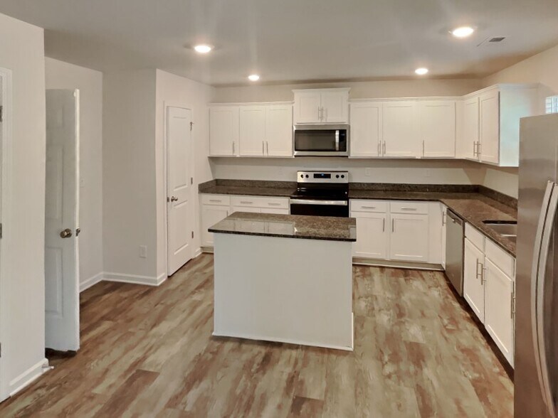 Building Photo - 6022 Elena Lynn Ct