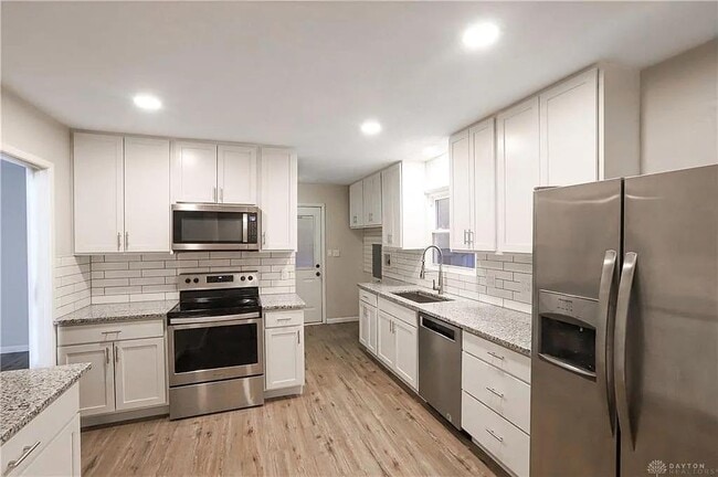 Building Photo - 1227 Date St