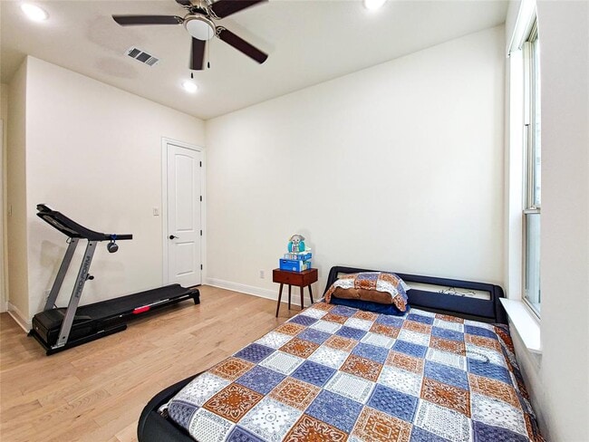 Building Photo - 813 Sunny Ridge Dr