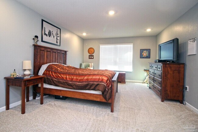 Building Photo - 6376 Burrow Ln