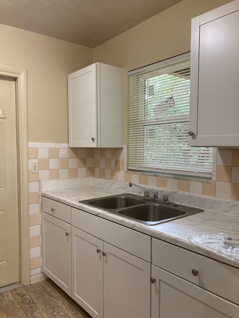 Building Photo - 943 N Village Dr