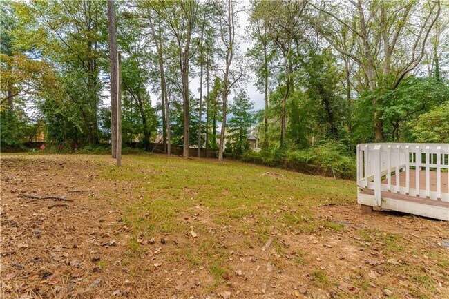 Building Photo - 5700 Tracy Dr SE