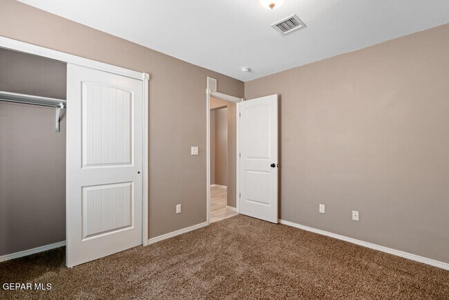 Building Photo - 1908 Thomas Lackland St