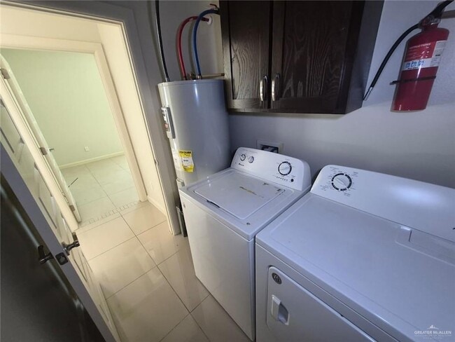 Building Photo - 1705 W Garrison Dr