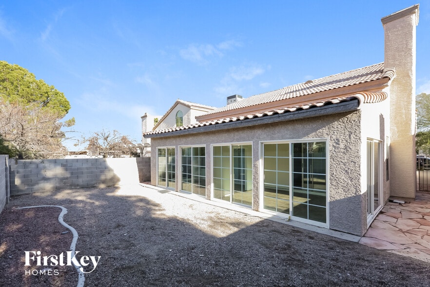Building Photo - 7090 Orange Grove Ln