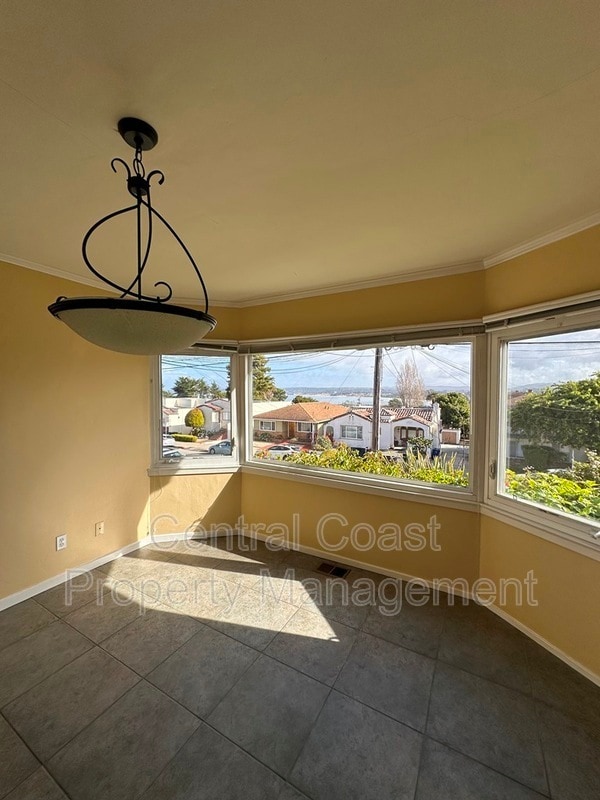 Building Photo - 254 Larkin St