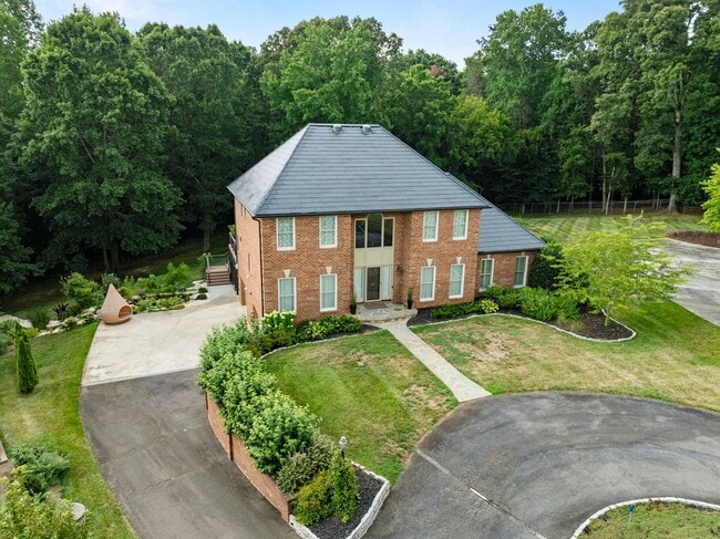Building Photo - 507 Bing Crosby Blvd