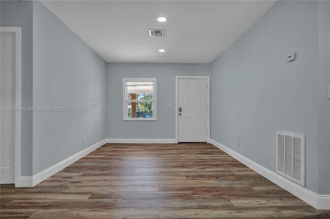 Building Photo - 607 SW 9th St