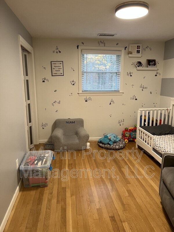 Building Photo - 27 Burlington Rd