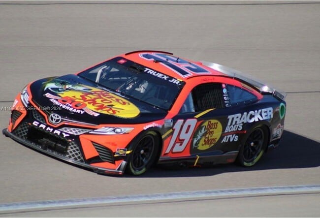 Building Photo - 302 NW 11th Ct