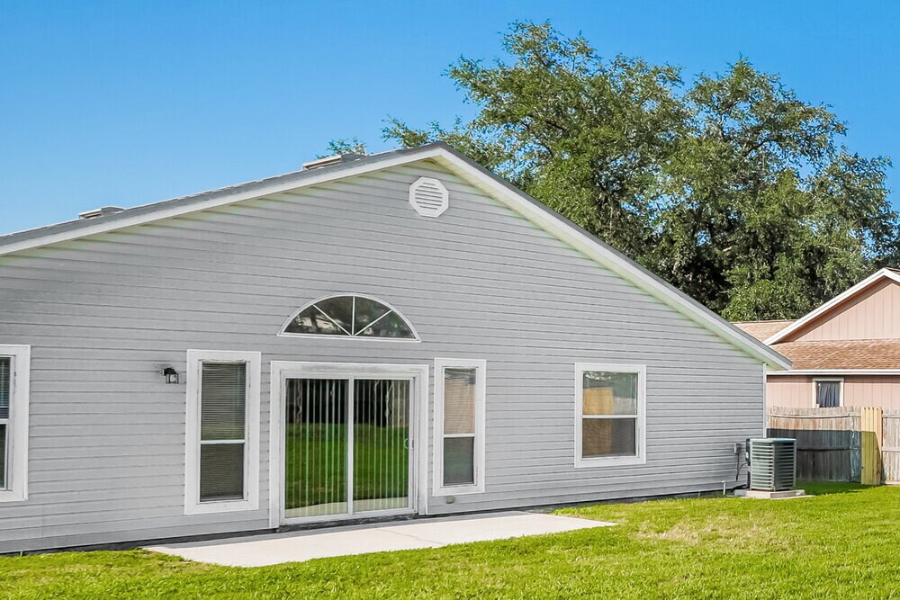 Building Photo - 8465 Rockridge Dr