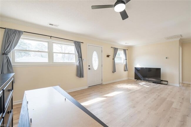 Building Photo - 3528 Chester St