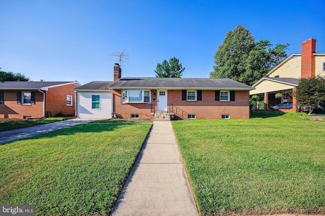 Primary Photo - 704 Northside Dr