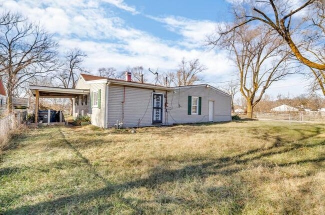 Building Photo - Marshalltown Deluxe