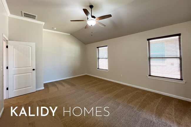 Building Photo - 4812 Crystal Hill Dr