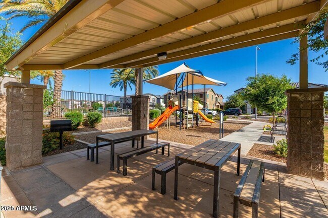 Building Photo - 8311 E Irwin Ave