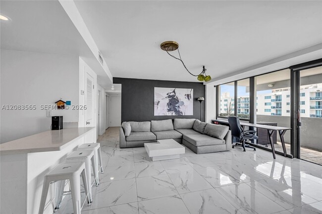 Building Photo - 7545 E Treasure Dr