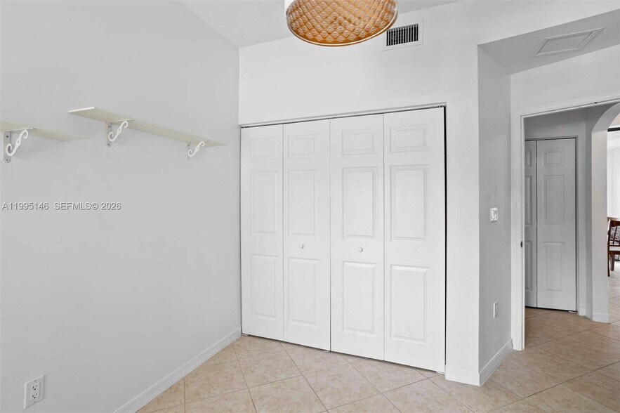 Building Photo - 970 SW 144th Ave