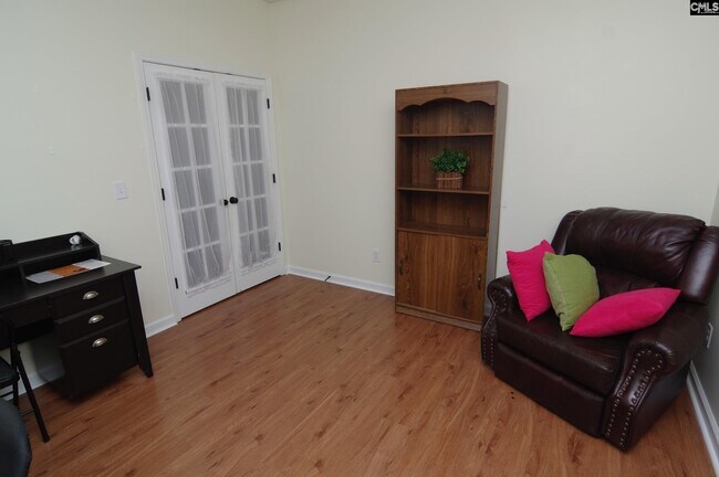 Building Photo - 212 Glossy Green Ln