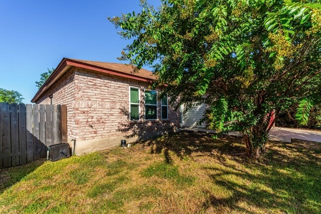 Building Photo - 8422 Parry Path