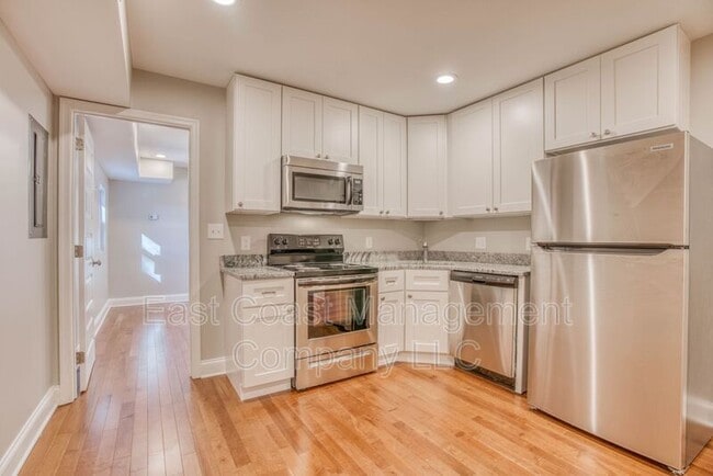 Building Photo - 1623 E Baltimore St