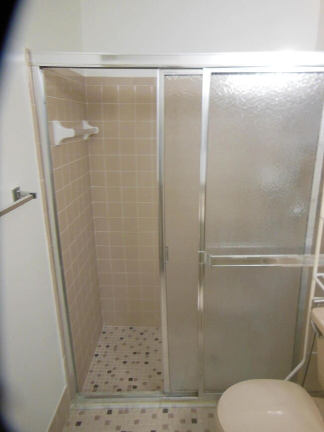 Building Photo - 5475 Glenda St