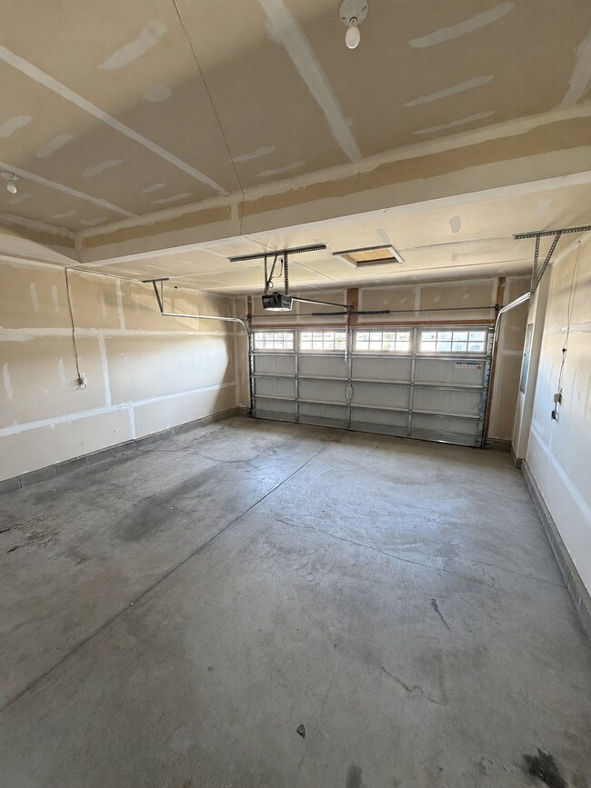 Building Photo - 9518 Royal Tern Dr