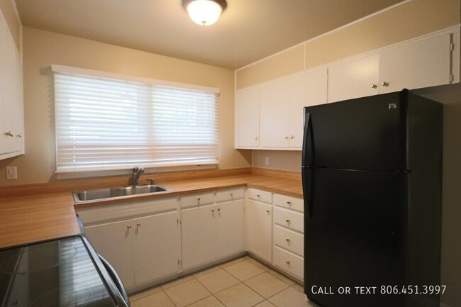 Building Photo - Nicely Updated 3 bedroom 2 bath!