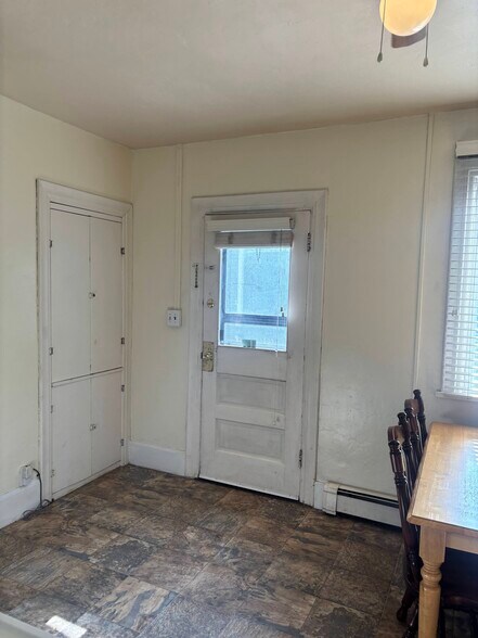 Building Photo - 290 N 300 E