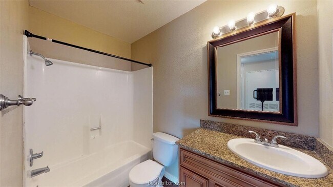 Building Photo - 904 University Oaks Blvd