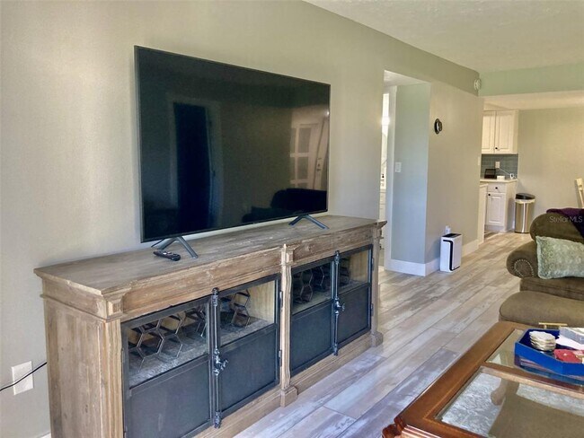 Building Photo - 6114 43rd St W