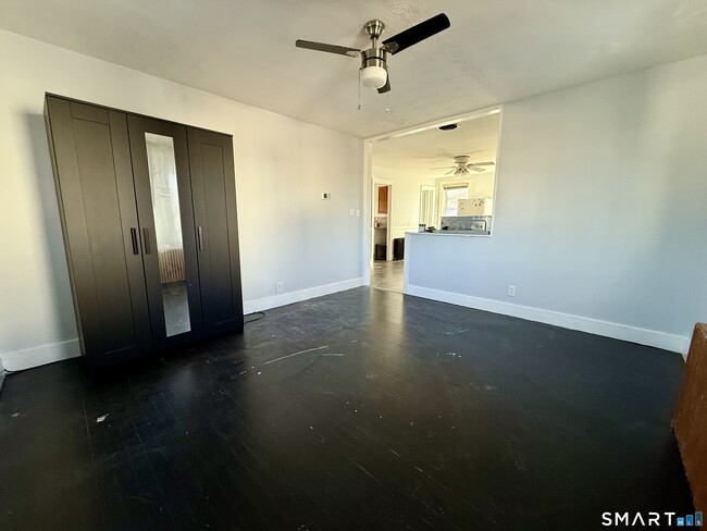 Building Photo - 30 Russell St