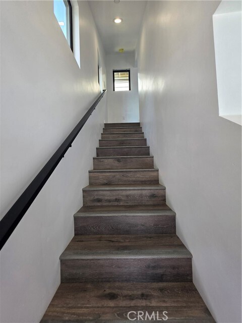 Building Photo - 457 Piney Way